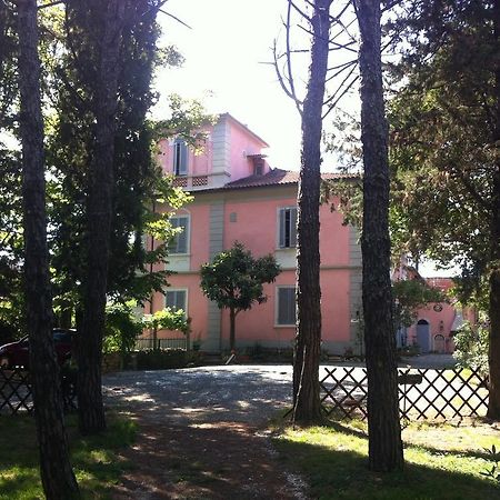 Villa Arianna B&B Lari ภายนอก รูปภาพ